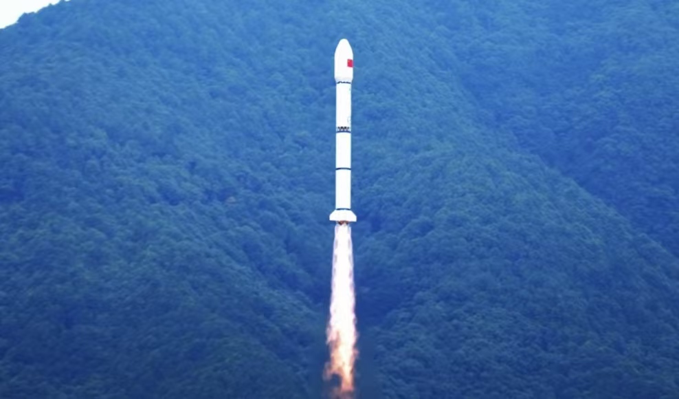 長二丙火箭成功發(fā)射遙感四十三號(hào)03組衛(wèi)星