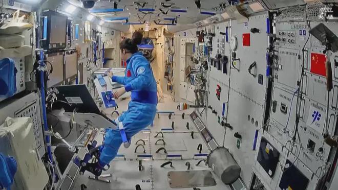 中國隱藏實(shí)力？美媒：神十九乘組首次出艙9小時(shí)6分領(lǐng)先NASA(圖7)