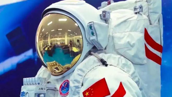 中國隱藏實(shí)力？美媒：神十九乘組首次出艙9小時(shí)6分領(lǐng)先NASA(圖15)