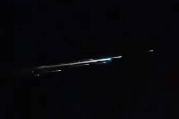 “中國衛(wèi)星給美國帶來一場壯觀的燈光秀”(圖1)